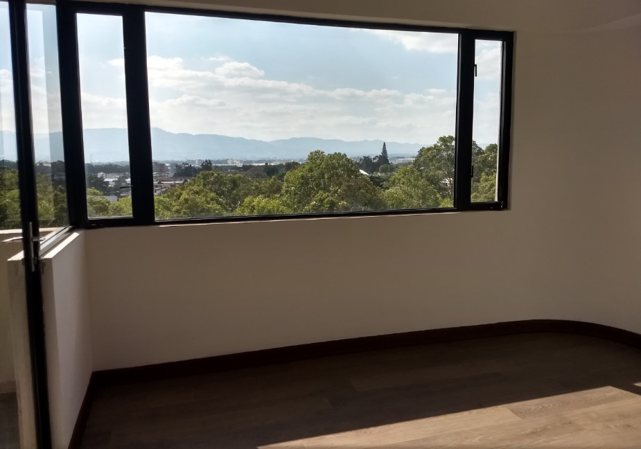 Amplio apartamento en renta en zona 14