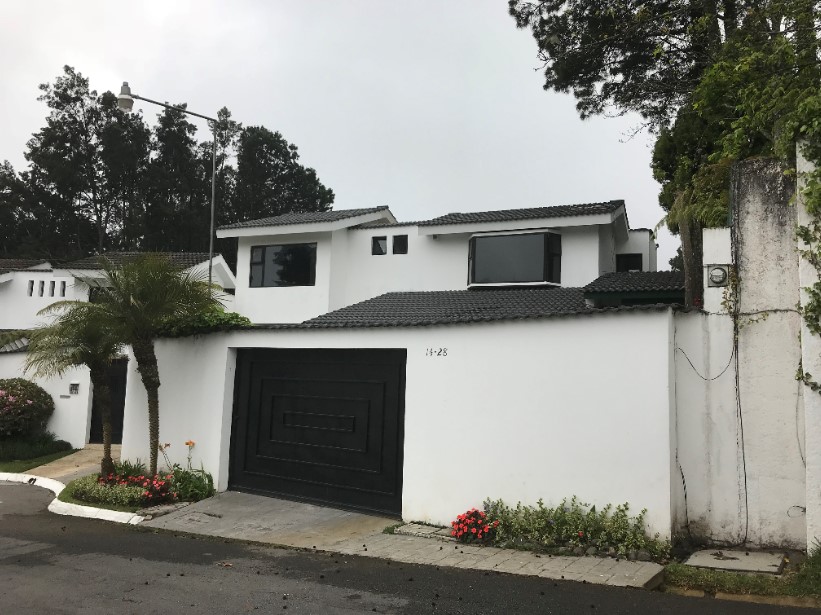 Casa en venta de 3 habitaciones en La Encantada