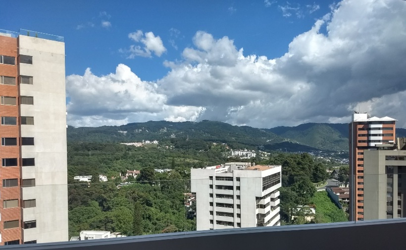 Apartamento en venta en edificio Lantana zona 14