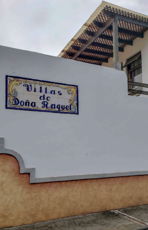 Casa en Villas de Doña Raquel
