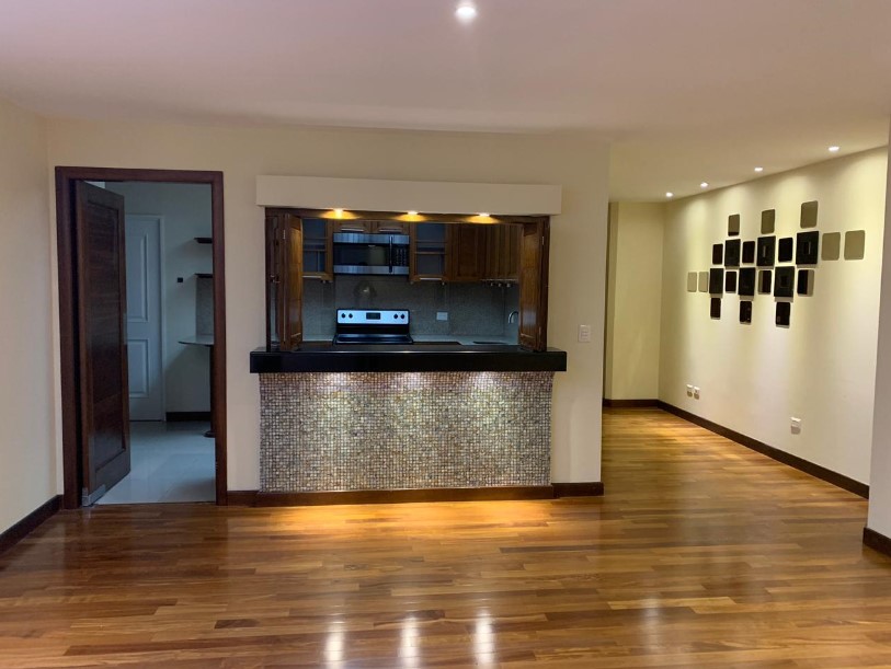 Apartamento en alquiler o venta en Mirafiori, Zona 10
