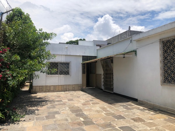 Casa para uso comercial en renta zona 9