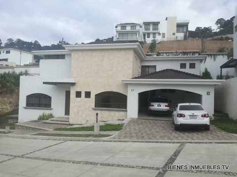 Casa a la Venta en Lomas de San Isidro