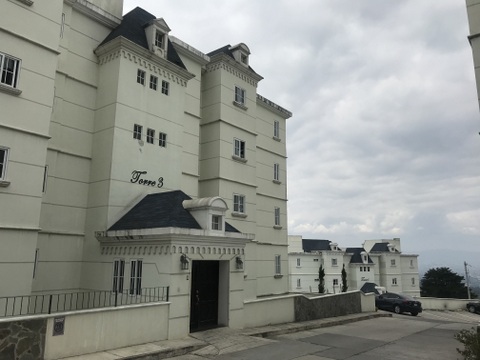 Apartamento de dos habitaciones con linda vista en zona 16