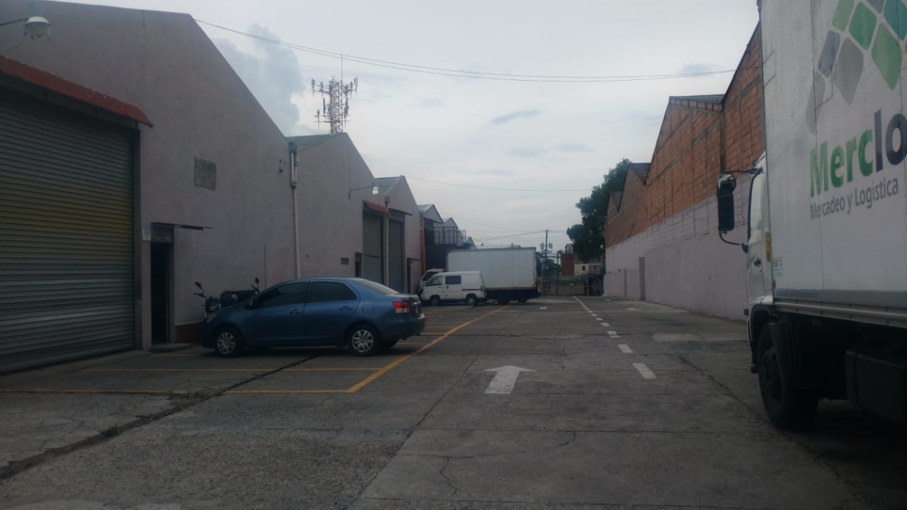 Bodegas en Renta en Condominio Zona 12