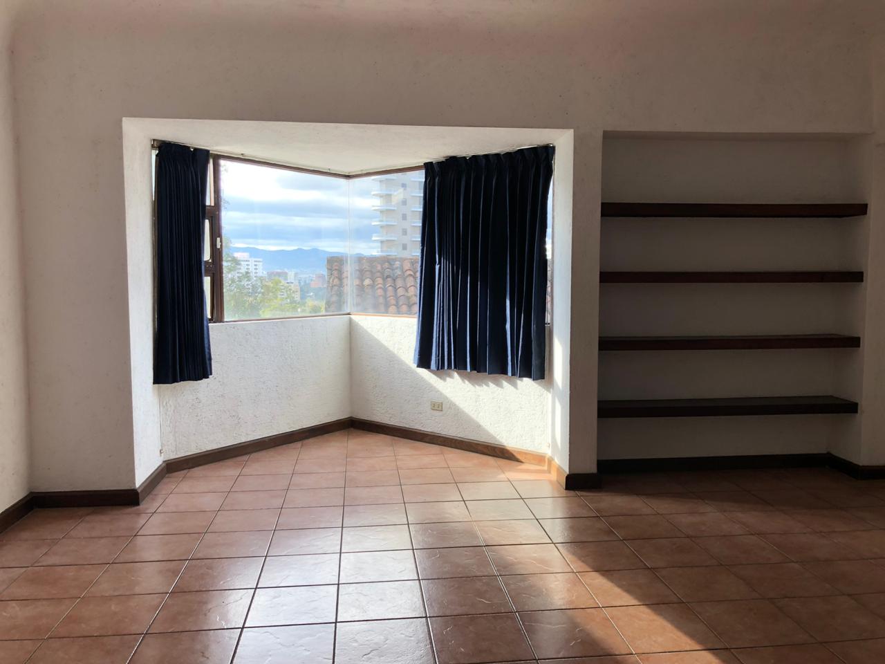 APARTAMENTO EN VENTA EN EDIFICIO EL PARQUE ZONA 15