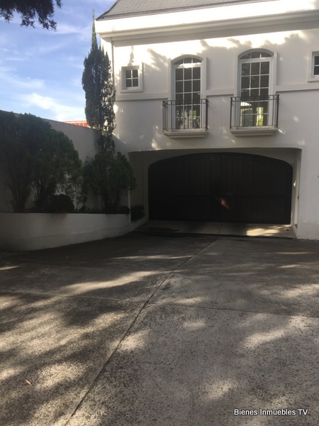 Casa en venta en La Residence Zona 15