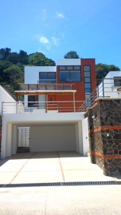 Casas en Venta en Residenciales Alto Valle, CES.