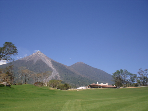 TERRENO EN CLUB DE GOLF LA REUNION