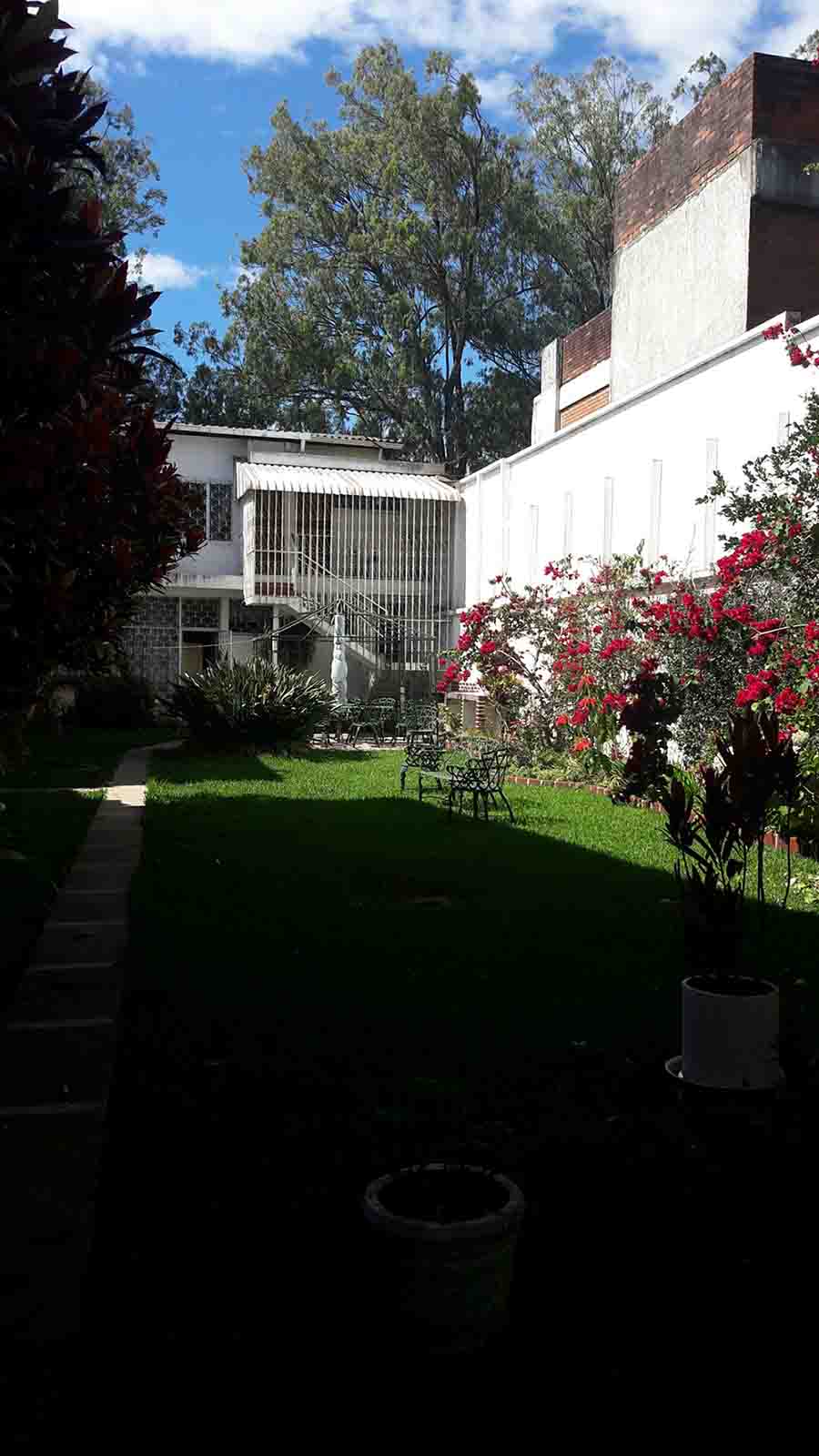 ALQUILER DE CASA GRANDES AVE SIMENON CAÑAS ZONA 2