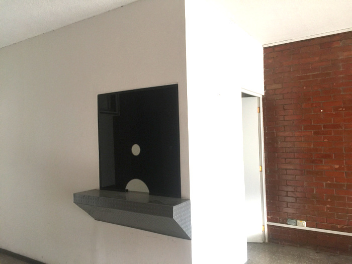 LOCAL COMERCIAL DENTRO DE PLAZA EN ZONA 09