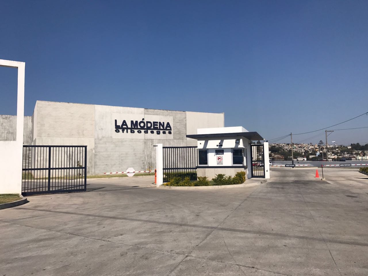 OFIBODEGA EN RENTA EN LA MÓDENA